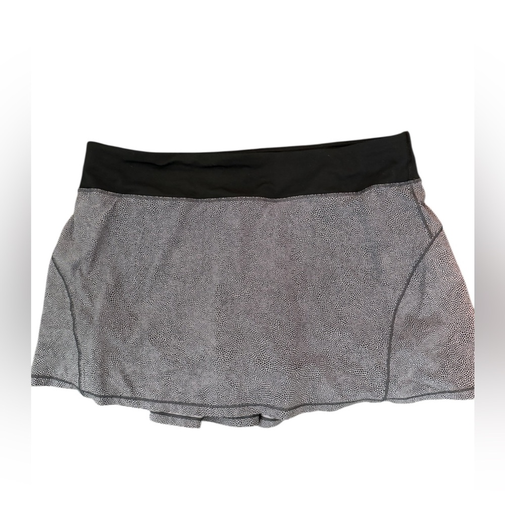 lululemon athletica Black Waist Gray Printed Mini Skort